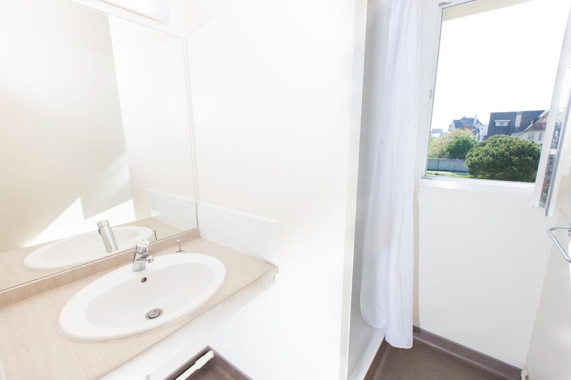 Auberge De Jeunesse Youth Hostel Ethic Etapes Saint Malo Екстер'єр фото